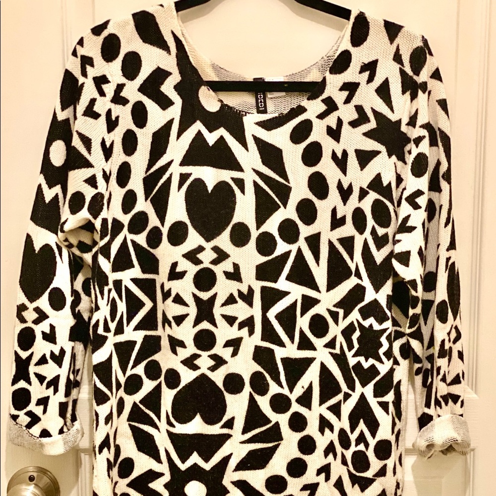 Long Geo Pattern Sweater Top